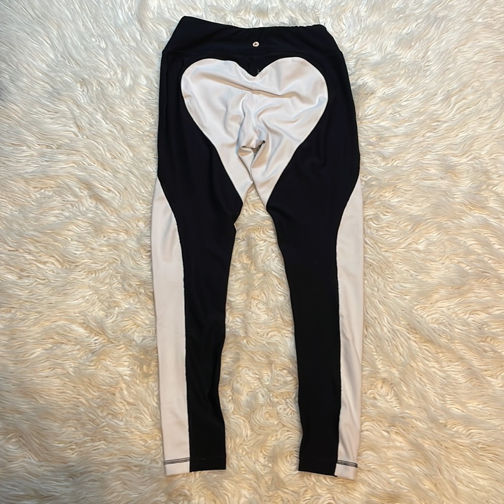 90 degree heart leggings